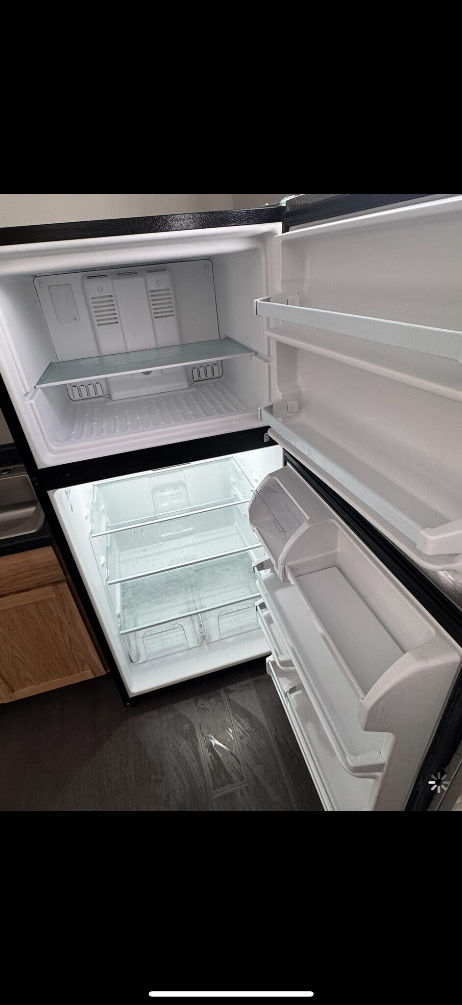 Fridge - 529 McCourtie St