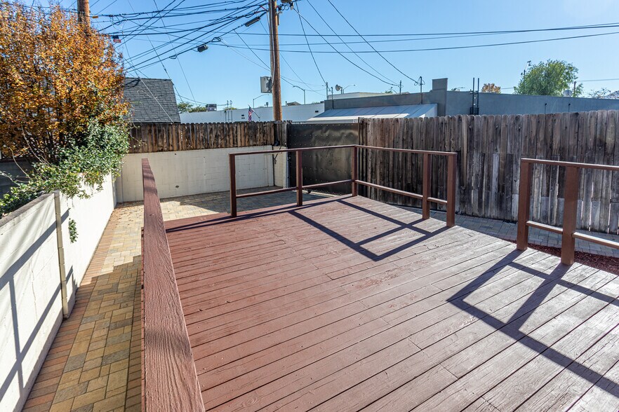 Building Photo - 1112 N Myers St