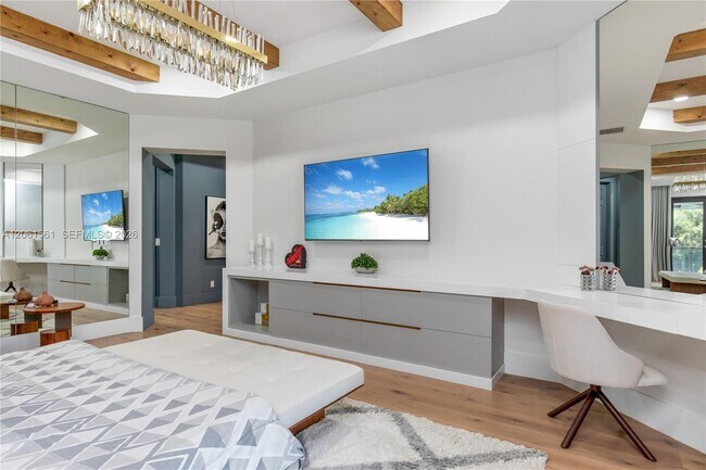 Building Photo - 9529 Eden Roc Ct