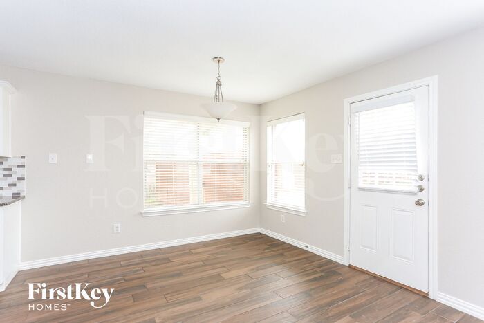 Building Photo - 6805 Longmeadow Dr