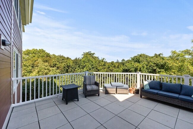 Building Photo - 27 Commonwealth Ave