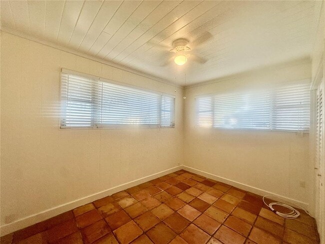 Building Photo - 1105 N Lake Otis Dr SE