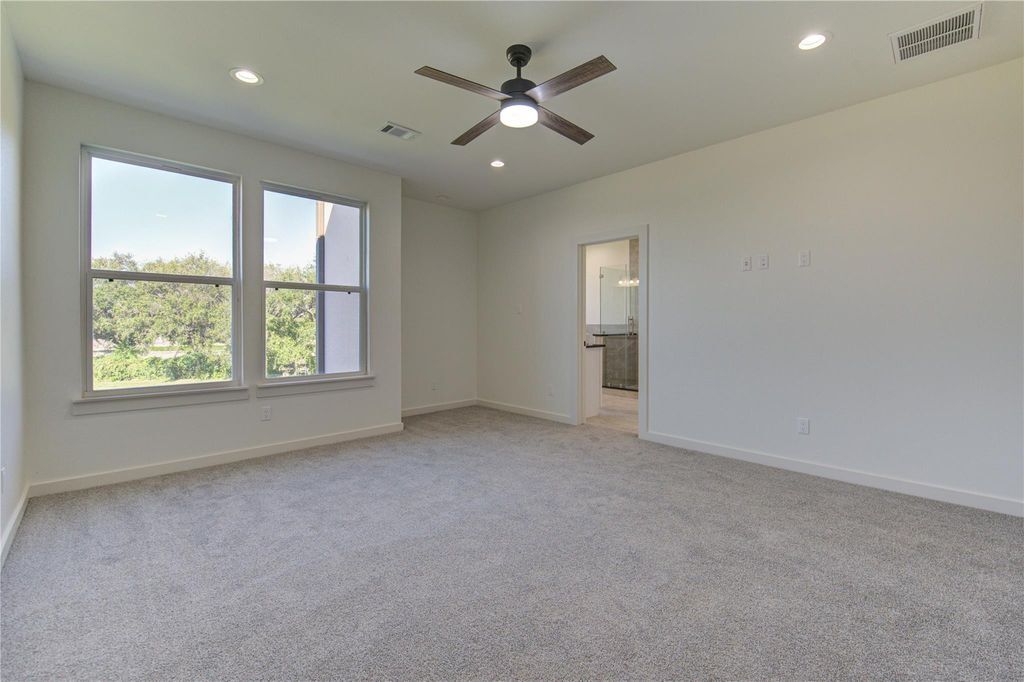 Building Photo - 2903 El Fenice Ln