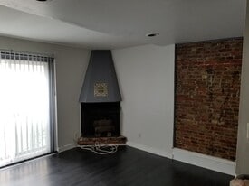 Building Photo - 1134 Rodman St