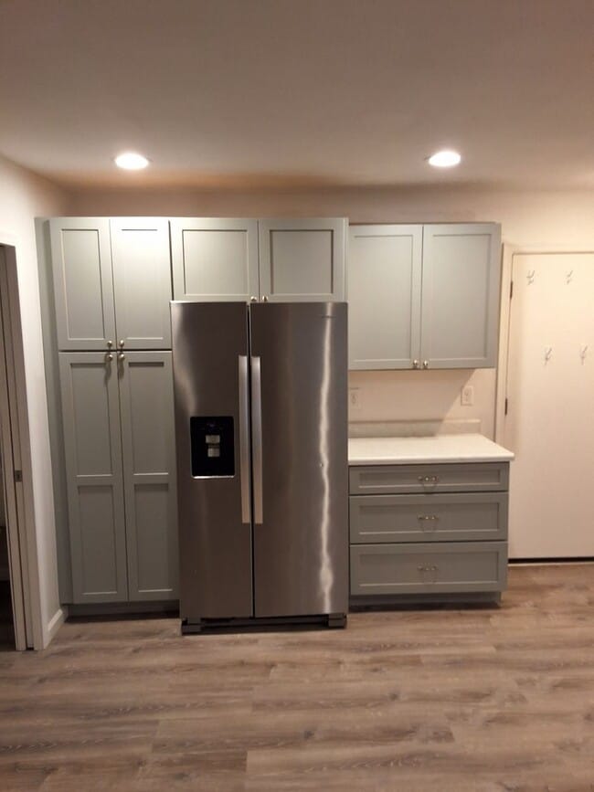 Building Photo - 3215 W Willow Knolls Dr