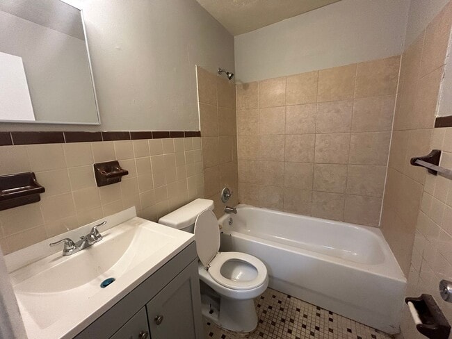 Building Photo - HALF OFF RENT!! 2/1 with Covered Porch nea...