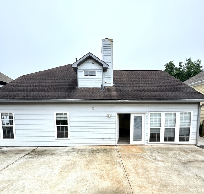 Building Photo - 675 Manor Glen Dr