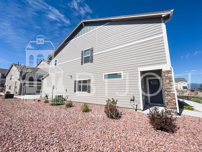 Building Photo - Beautiful Townhome across from Cumbre Vist...