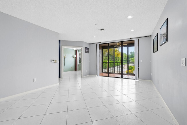 Building Photo - 5155 Europa Dr