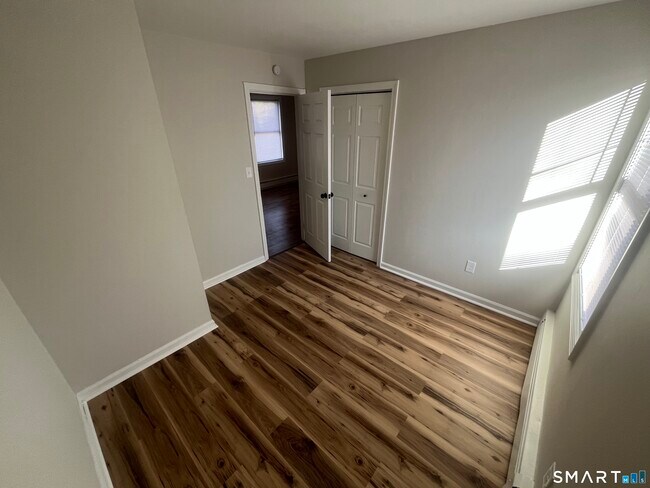 Building Photo - 209 Peck Ave