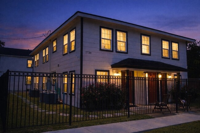 Building Photo - 2720 Truxillo St