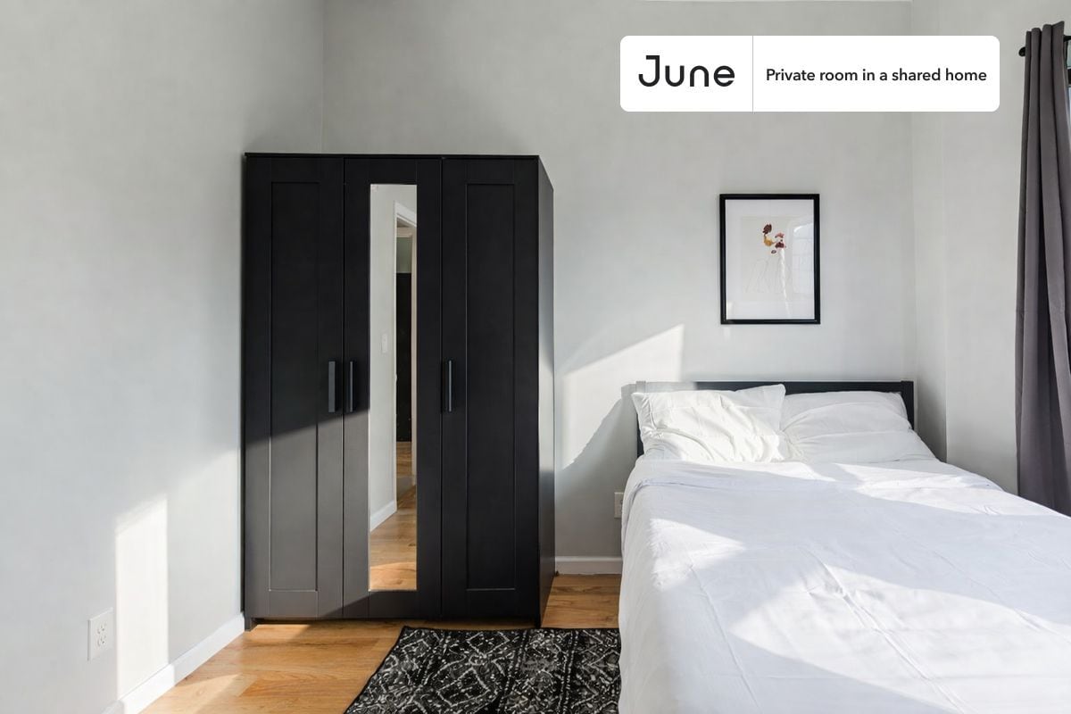 Building Photo - Room in Shared 4 bed/2 bath home