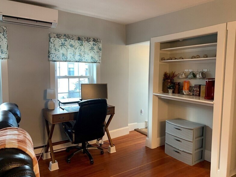 Building Photo - 37 Sackville St