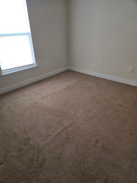 Building Photo - 3376 N Michener Pt