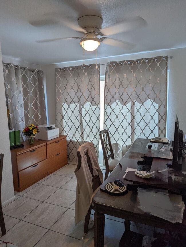 Building Photo - 306 E Ludlow Dr