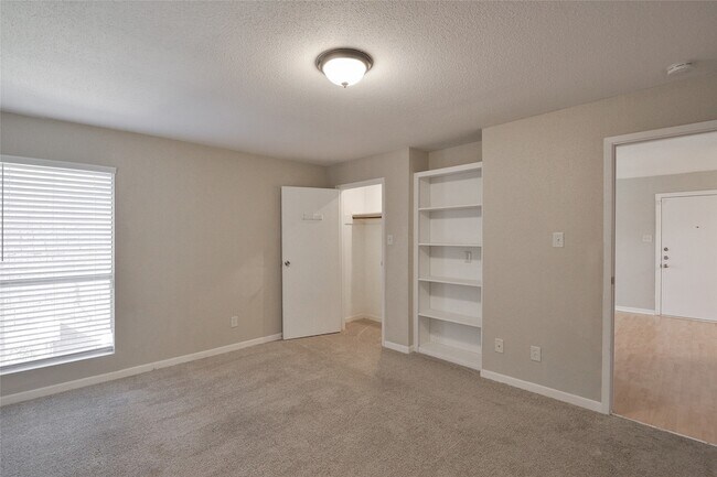 Building Photo - 12955 Woodforest Blvd