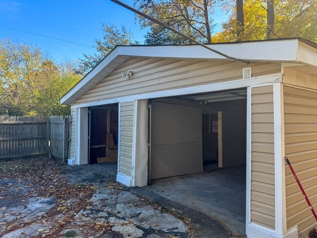 Building Photo - 3000 Courthouse Rd