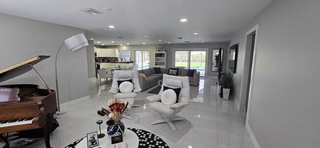 Building Photo - 288 NW 89th Ave