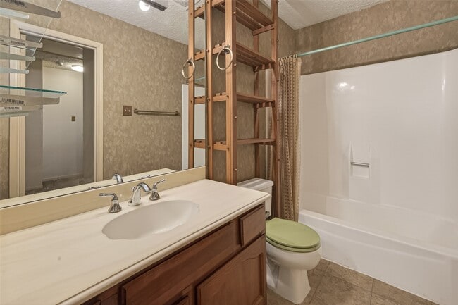 Building Photo - 13424 Castilian Dr