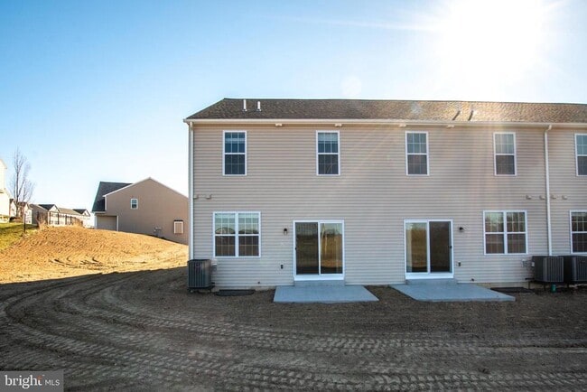 Building Photo - 6110 Sawgrass Ct