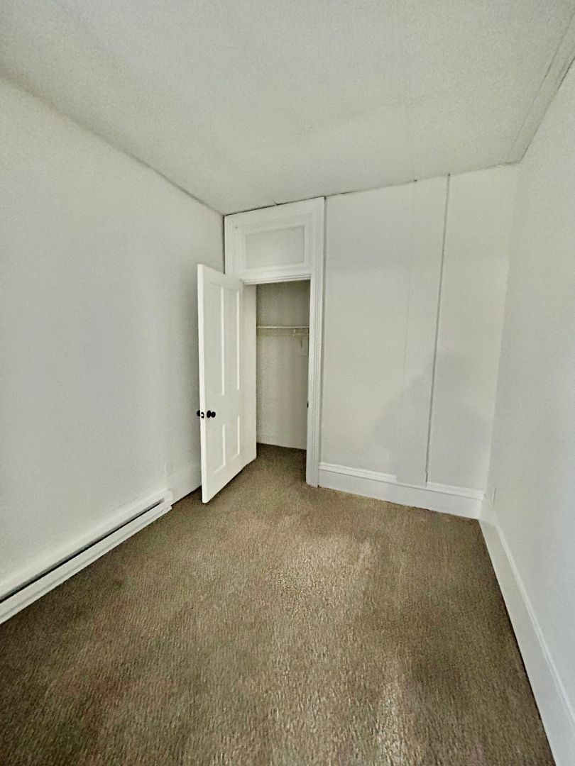 Building Photo - 911 N 9th St Rd