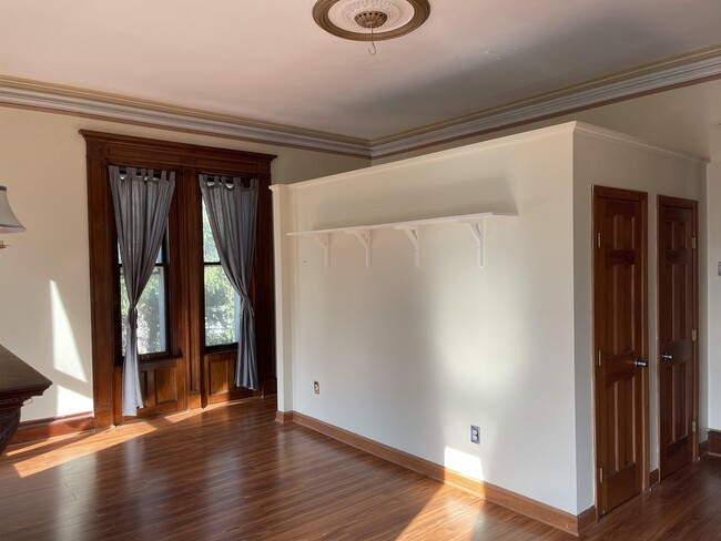 Building Photo - 241 Middle Street