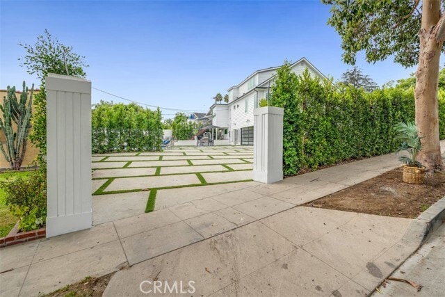 Building Photo - 430 W Kenneth Rd