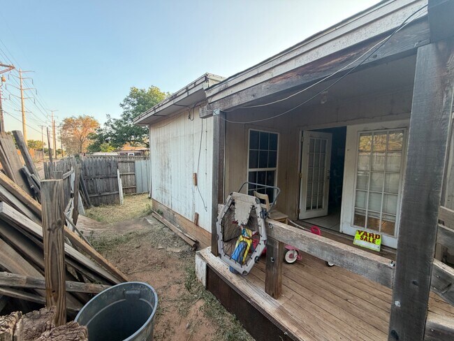 Building Photo - 8203 Elkridge Ave