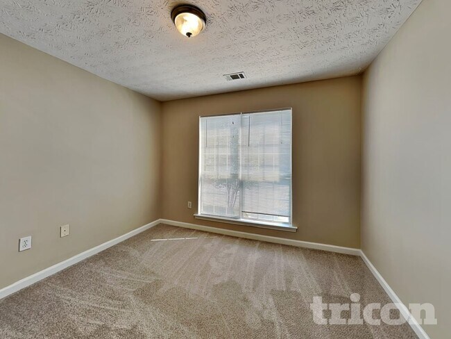 Building Photo - 50 Tufts Cir
