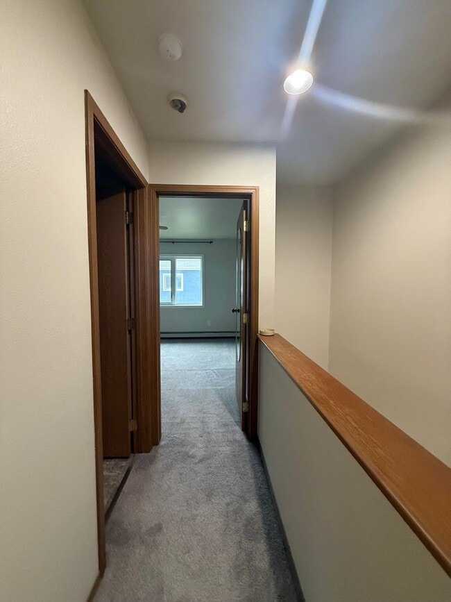 Building Photo - 2805 Cowles St