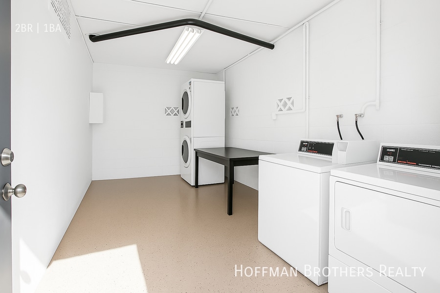 Building Photo - 14110 Yukon Ave