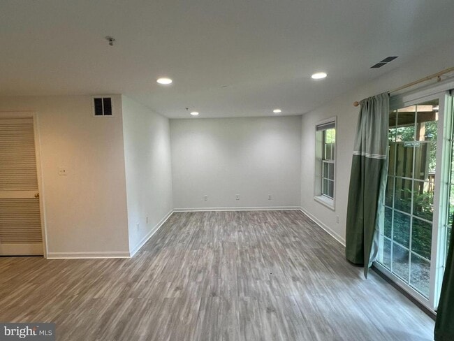 Building Photo - 7300 Rocky Creek Dr