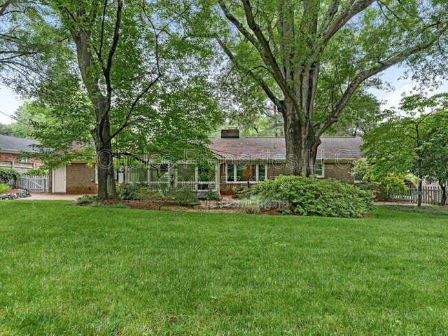 Building Photo - 421 Blairmore Dr