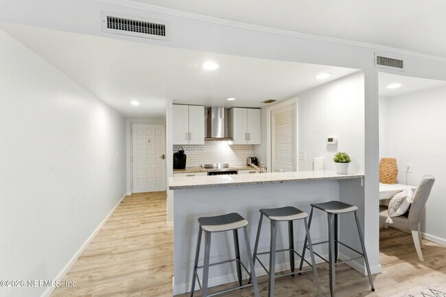 Building Photo - 658 Summer Pl