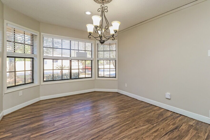 Building Photo - 7811 Goldengrove Dr