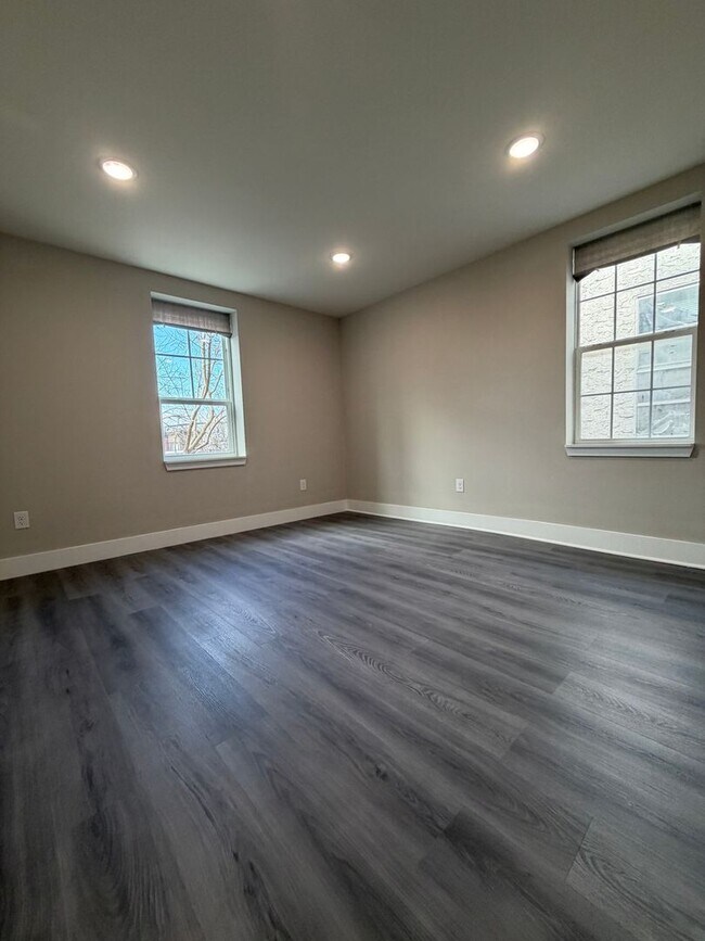 Building Photo - ??? NEWLY RENOVATED 3 BEDROOMS & 2.5 BATH HOUSE LOCATED IN HADDINGTON