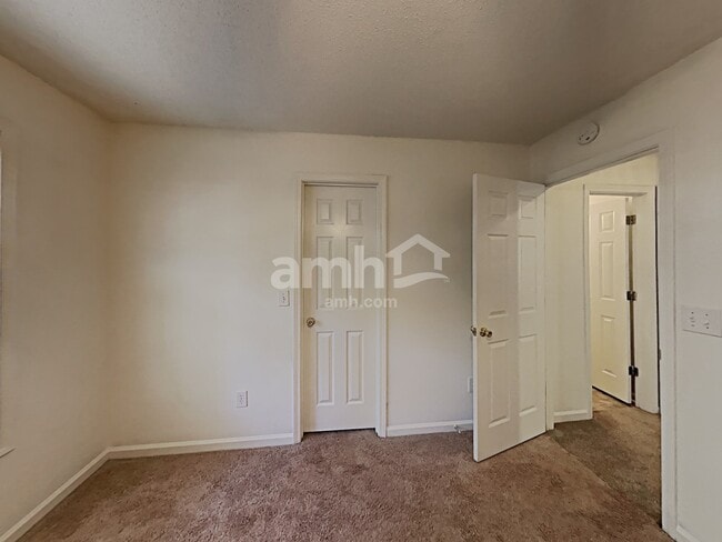 Building Photo - 3212 Grandiflora Pl