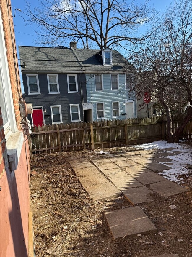 Building Photo - 124 S Arch St