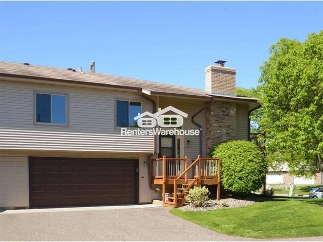Building Photo - 2323 Amberwood Dr