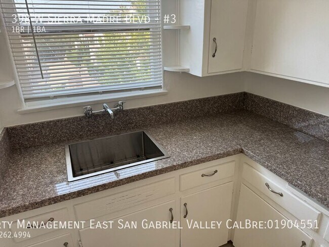 Building Photo - 398 W Sierra Madre Blvd
