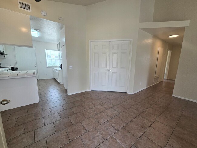 Building Photo - 43632 San Francisco Ave