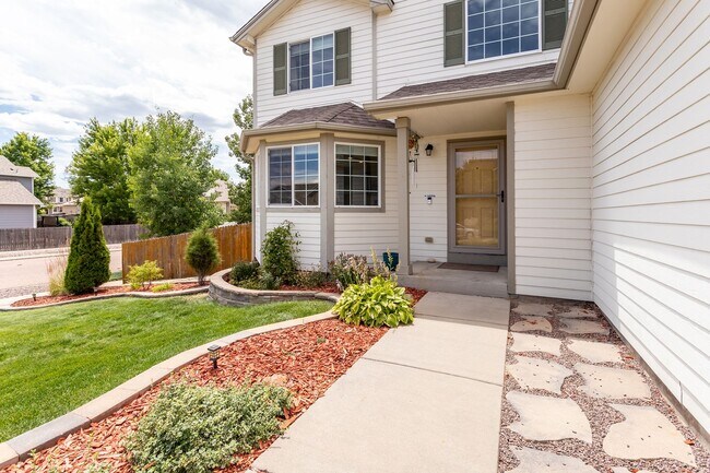 Building Photo - Spacious Corner Lot Gem in Ridgeview at St...
