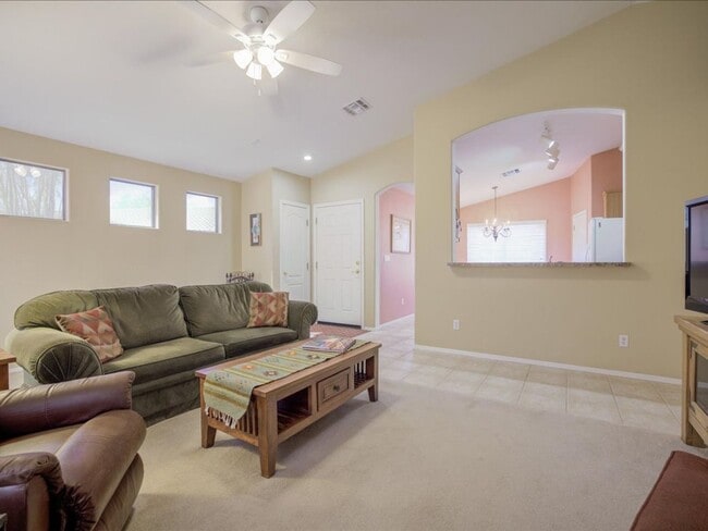 Building Photo - 9550 E Creek Vista Pl