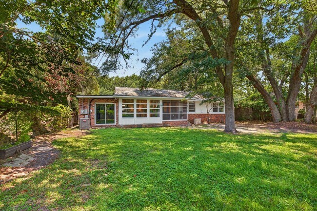 Building Photo - 137 Brandywine Rd