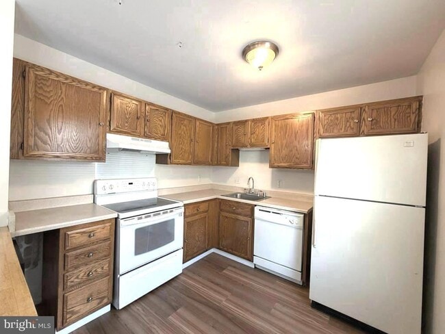 Building Photo - 2495 Vineyard Ln