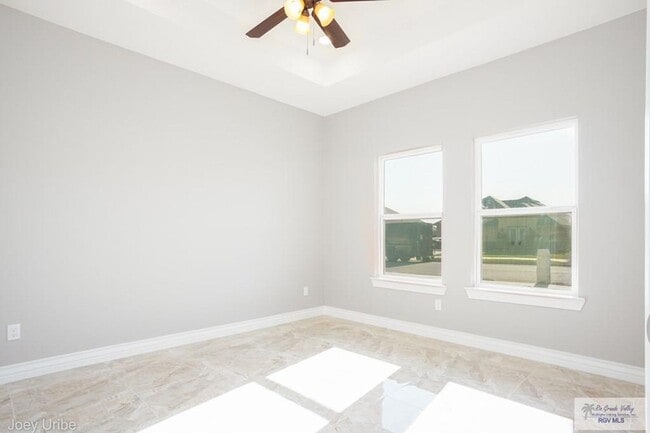 Building Photo - 1434 White Oak Dr