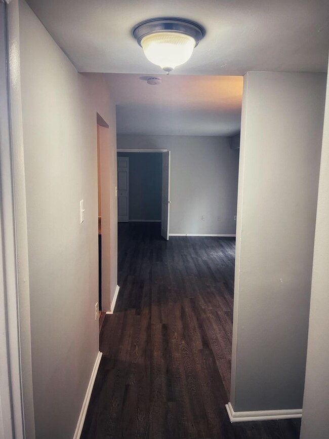 Building Photo - 2 Bed 1 Bath Bladensburg, MD
