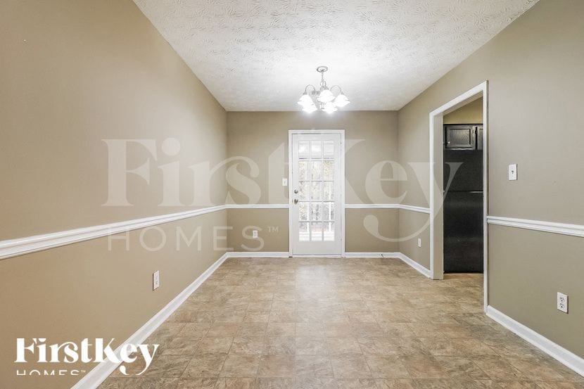 Building Photo - 276 Hollyberry Dr