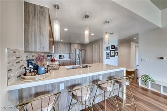 Building Photo - 150 S Las Vegas Blvd