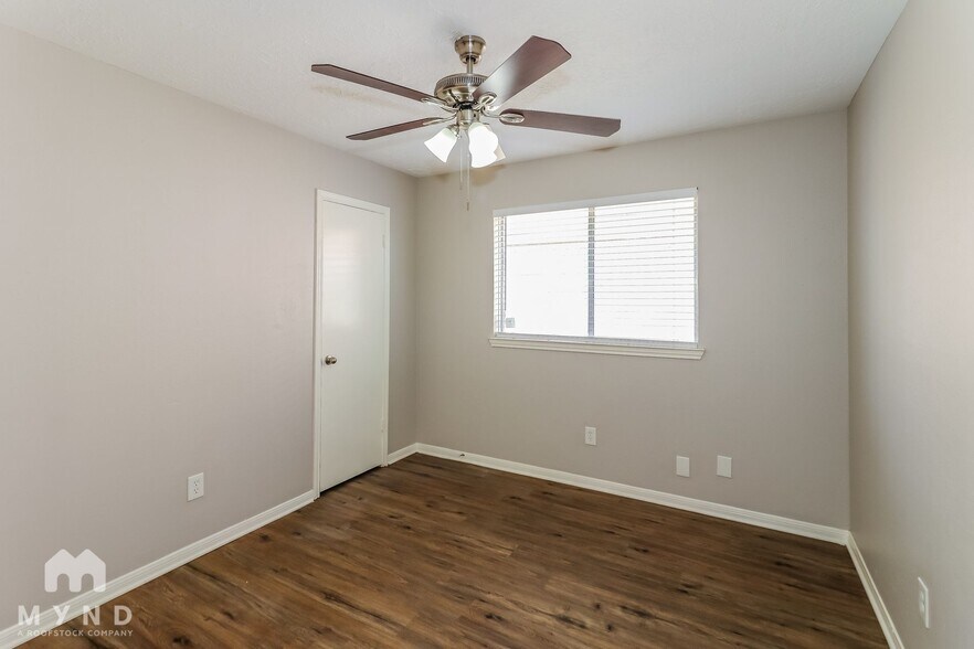 Building Photo - 15831 Pryor Dr